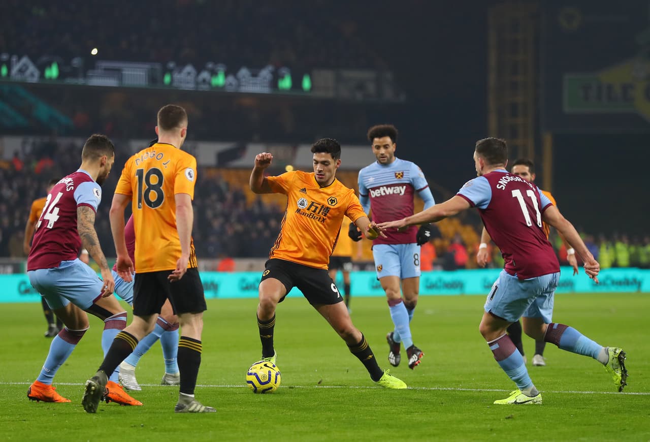 Con esta victoria, Wolverhampton se impone a West Ham United 2-0 con goles de Dendocker y Crutone. El mexicano, Raúl Jiménez, jugó 83 minutos del encuentro y es así como los Wolves se quedan en la quinta posición de la Premier League.