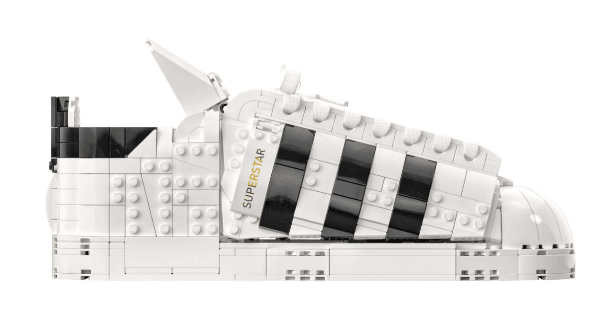 Se pueden añadir otros elementos y ladrillos Lego, personalizándolos a tu gusto.