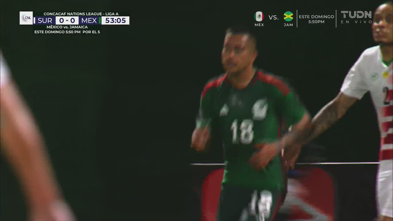 ¡El Tri genera peligro! Centro de Antuna y Sánchez remata por encima