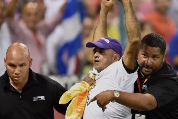 Cuba regresó el año pasado al torneo después estar fuera desde que Fidel Castro prohibió la participación del equipo en 1960. Esto llevó a que la Serie del Caribe no se celebrara desde 1961 a 1969. El último equipo cubano que ganó este torneo son los Elefantes de Cienfuegos hace 55 años.