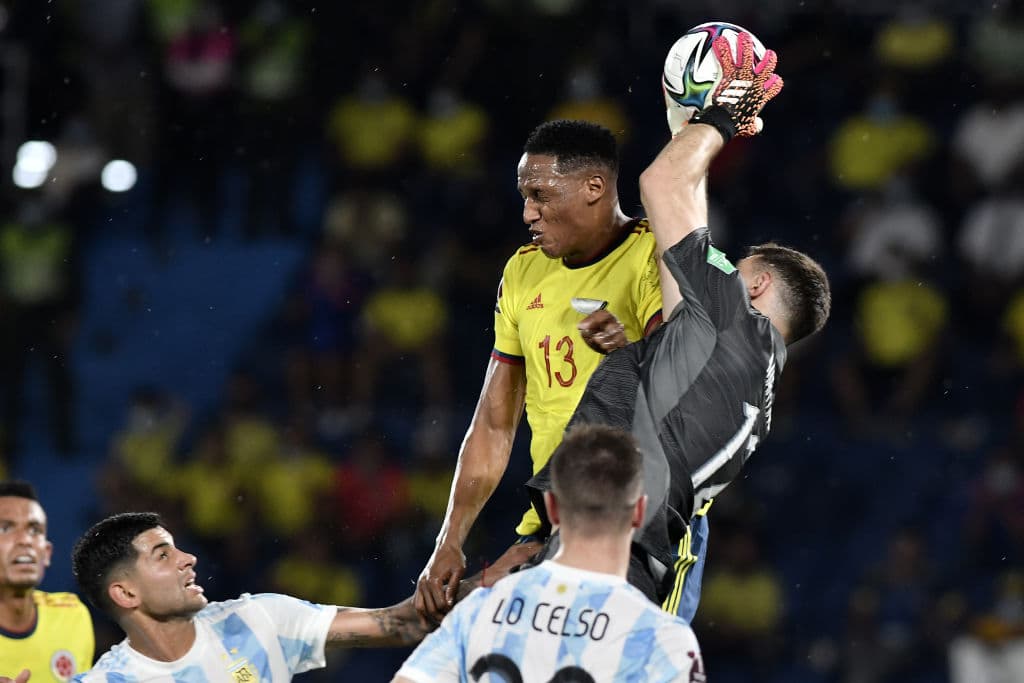 Argentina no logra aguantar la ventaja de 0-2 y los tantos de Luis Muriel y Miguel Borja le dan el empate a 2-2 a Colombia en el minuto 90+4.