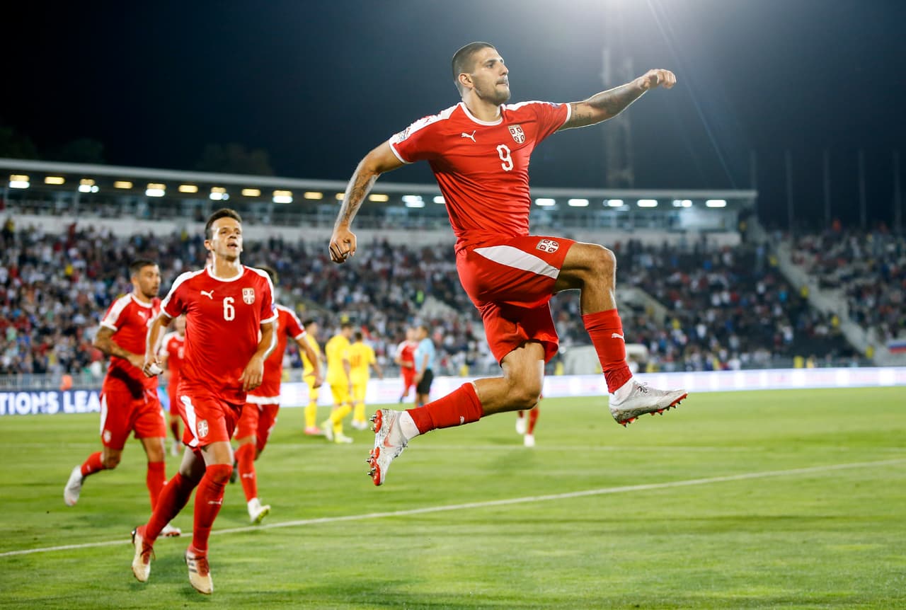 En Belgrado, las selecciones de Serbia y Rumania se vieron las caras en el Estadio Rajko Mitic por el Grupo 4 de la Liga C. Aleksandar Mitrovic (9) marcó los dos goles serbios a los 26 y 63 minutos.