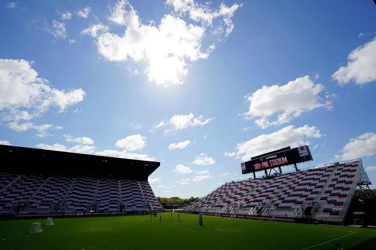 El complejo tiene capacidad para 18.000 espectadores.