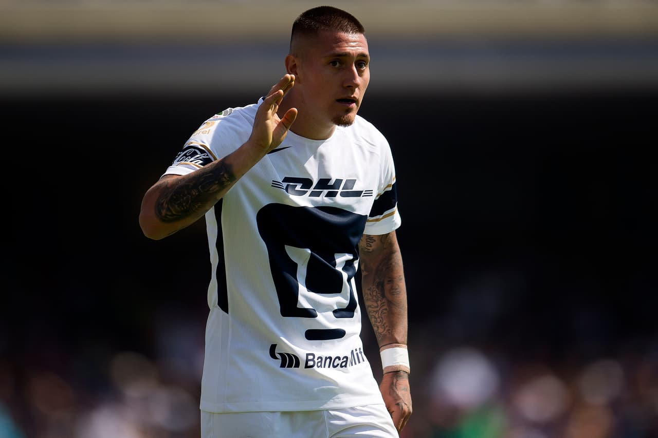 Así como Nico Castillo, un cabezazo que se estrelló en el poste para fortuna de las Águilas.