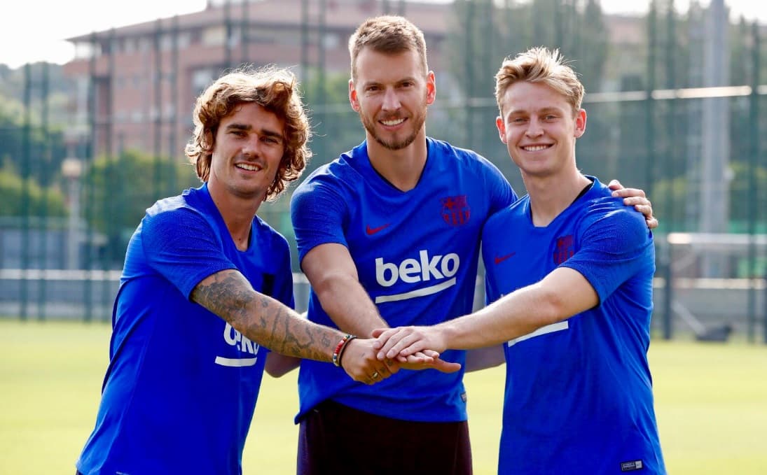 Los tres nuevos fichajes, Griezmann, 'Neto' y De Jong, ya están a las órdenes de Ernesto Valverde.