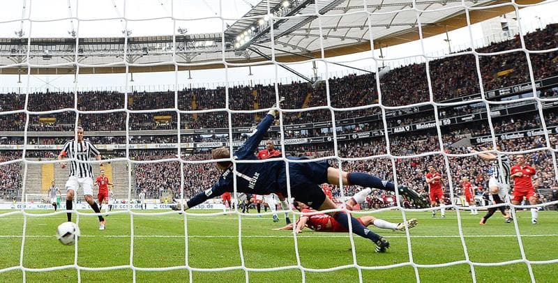 El equipo local respondió con un tanto de Szabolcs Huszti al minuto 43, que le devolvía la confianza a los dirigidos por Kovac.