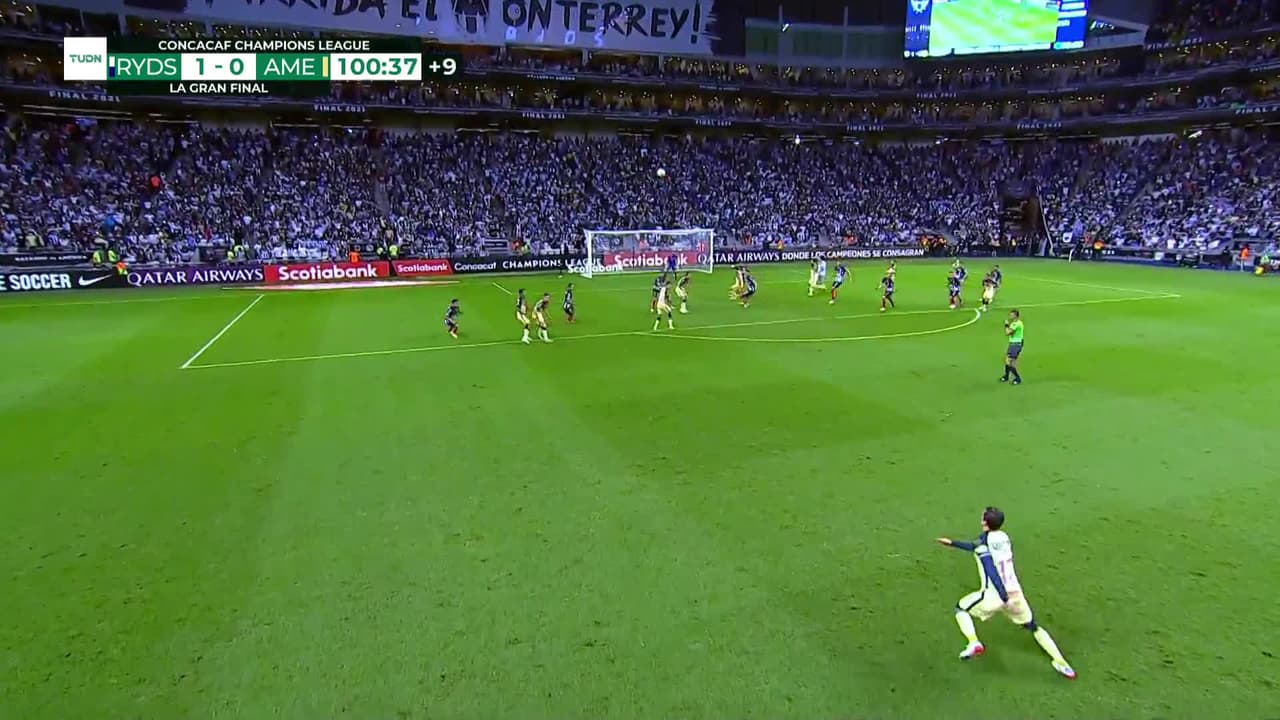 ¡TIRO ATAJADO! disparo por Federico Viñas.