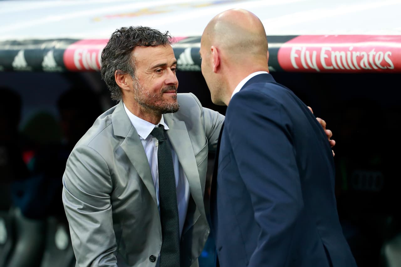 Frío pero respetuoso fue el saludo entre Luis Enrique y Zinedine Zidane, técnicos del Barcelona y Real Madrid, respectivamente.