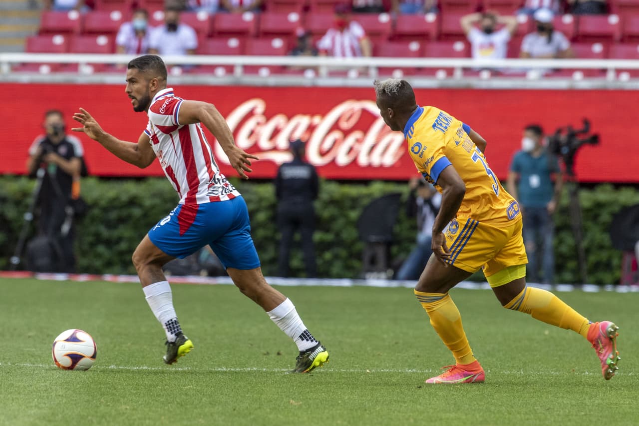 Las Chivas no logran hacer pesar la localía y terminan empatando sin goles en el Estadio Akron.