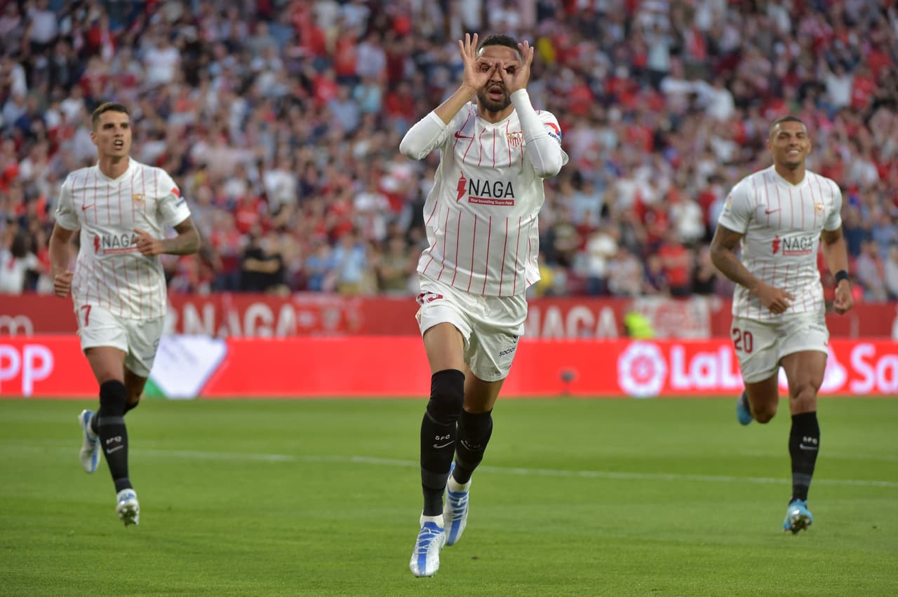 Con un golazo de tiro libre de Pérez, el Cádiz sacó un punto muy importante para eludir el descenso y dejó al Sevilla a expensas del Barcelona y el Betis en la lucha por el segundo lugar de LaLiga.