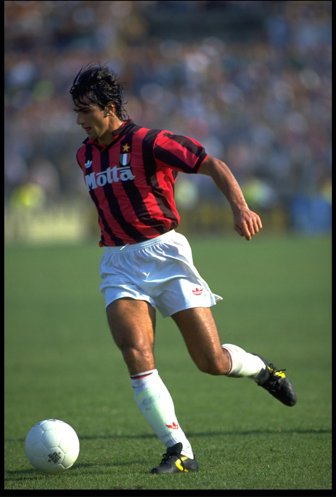 El atacante italiano Gianluigi Lentini poco honor le hizo a su apellido. Este jugador veloz fue campeón de la Champions League con Milán en 1994.