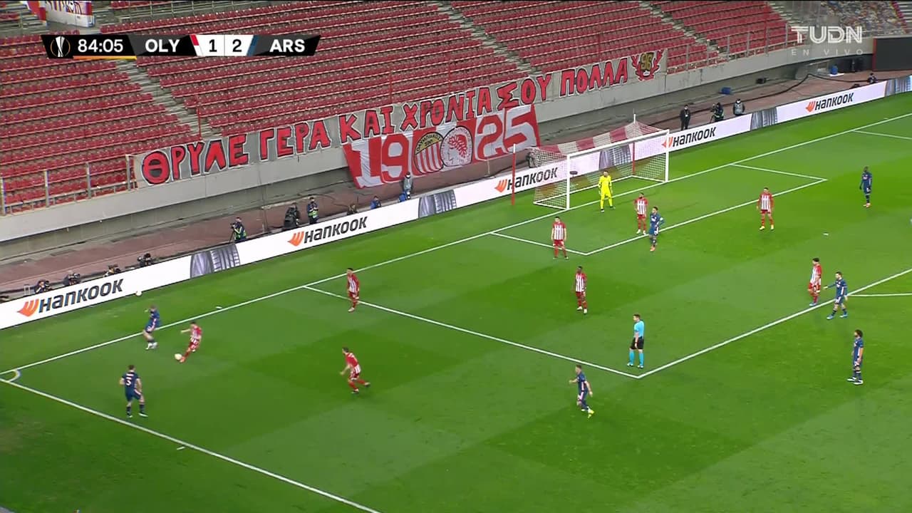 ¡GOL!  anota para Arsenal. Mohamed Elneny
