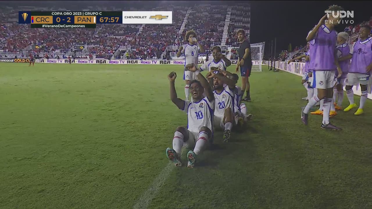 Golazo de Panamá, Bárcenas cabecea como mago y pone el 2-0