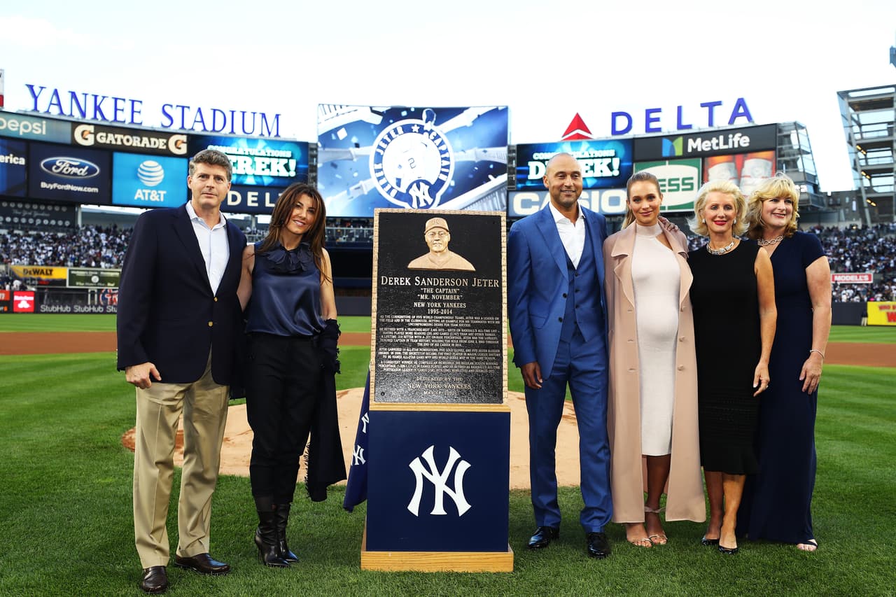 Como profesional, Jeter conectó 3,465 hits, 260 de ellos cuadrangulares.