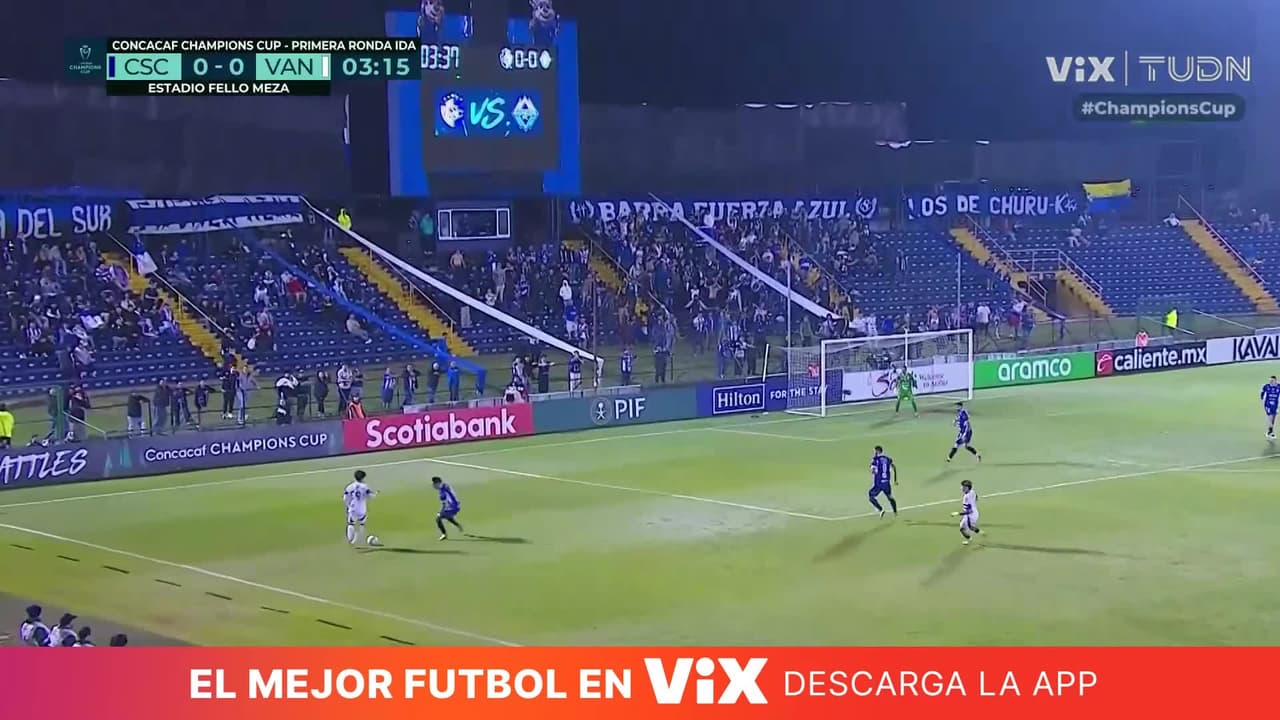 ¡Whitecaps toca la puerta pero Briceño niega el gol con esta atajada!