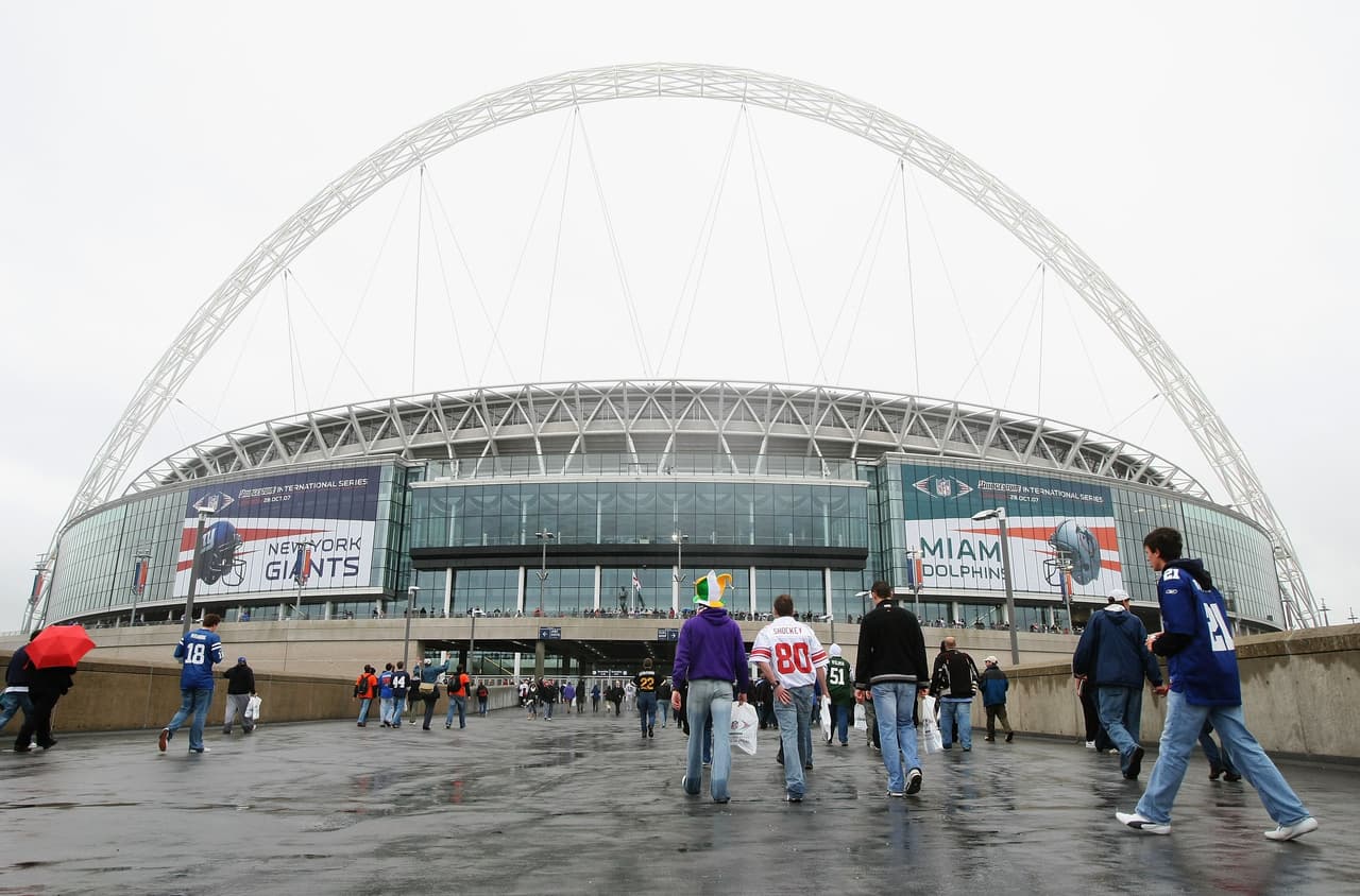 A partir del 2007, la NFL decide llevar su primer partido al viejo continente, siendo Inglaterra el escenario para llevar a cabo este encuentro y lo nombra ‘International Series’.