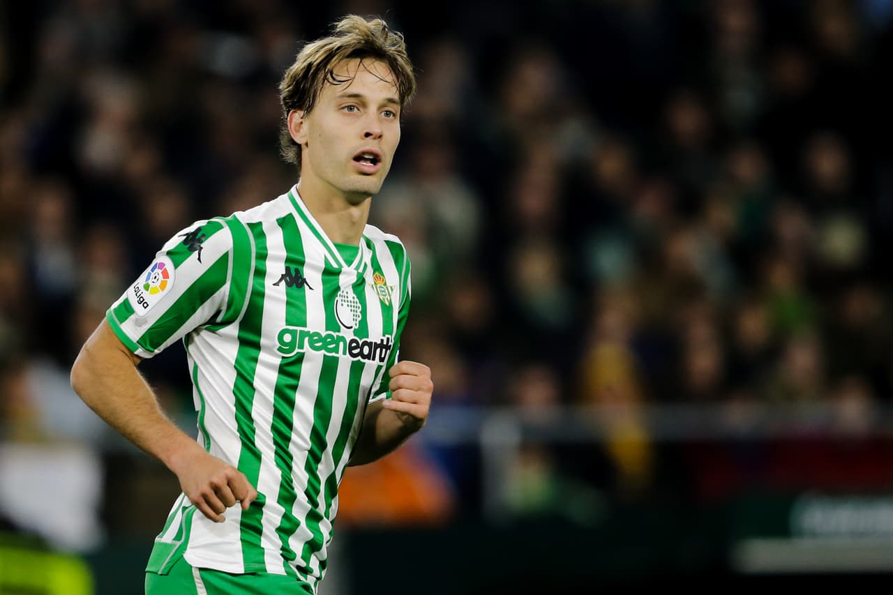 <b>Sergio Canales - </b>Es otro de los casos de fichajes sin un solo euro en la mesa, más allá de los que se le ofrecieron al jugador para su contrato. Luego de cuatro años en la Real Sociedad, el mediocampista negoció como jugador libre.