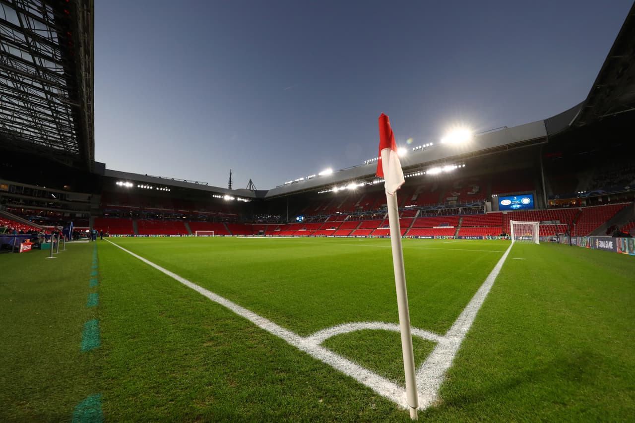 El PSV llegaba a este partido con la ilusión de sumar sus primeros puntos, ya que en el debut cayó goleado con el Barcelona.