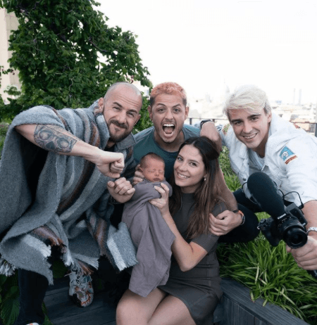 El delantero del Galaxy, aclaró los rumores y también salió a defender a Diego Dreyfus, su coach de vida y amigo cercano al matrimonio.