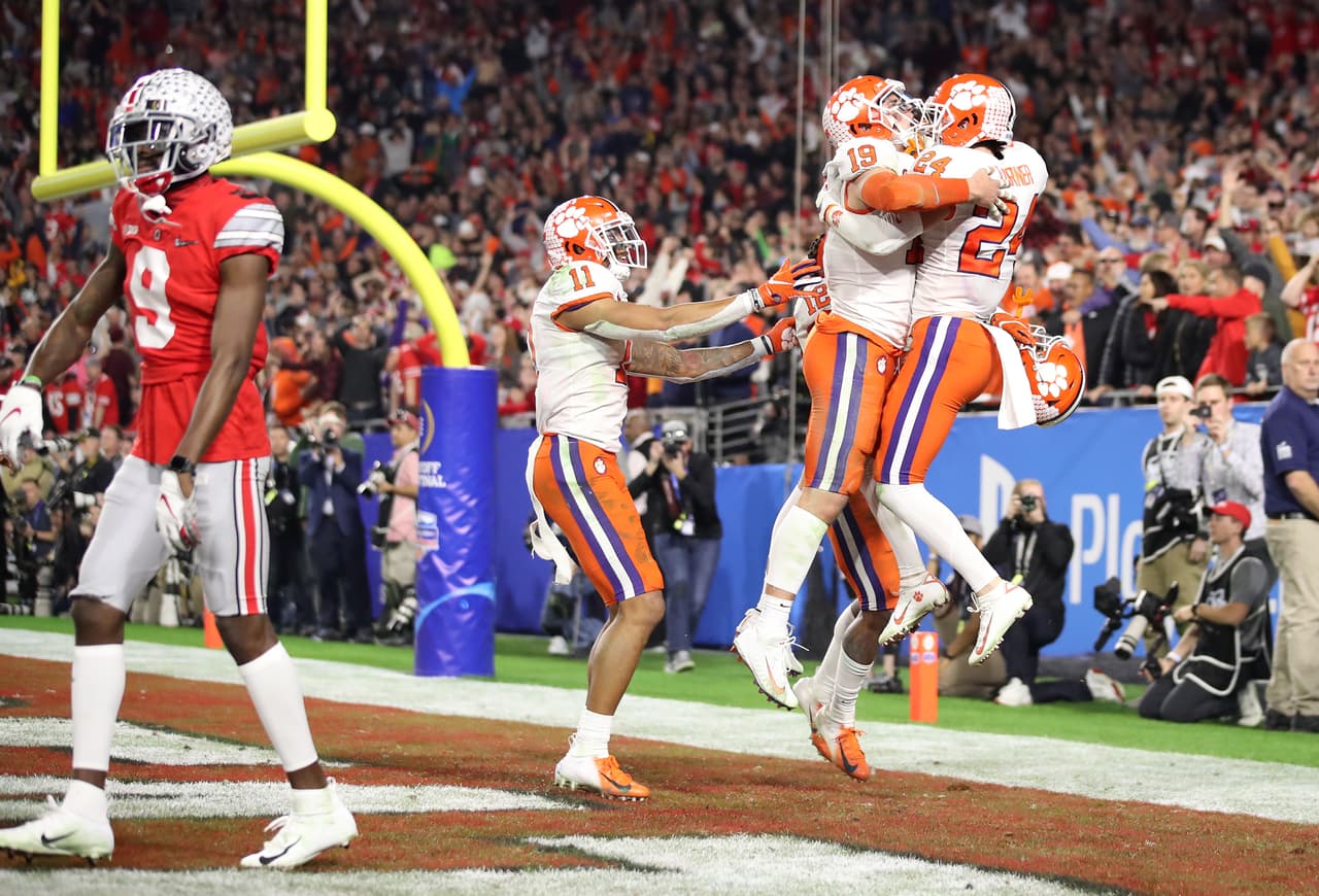 En el State Farm Stadium, el marcador final del Fiesta Bowl fue Clemson 29-23 Ohio state.