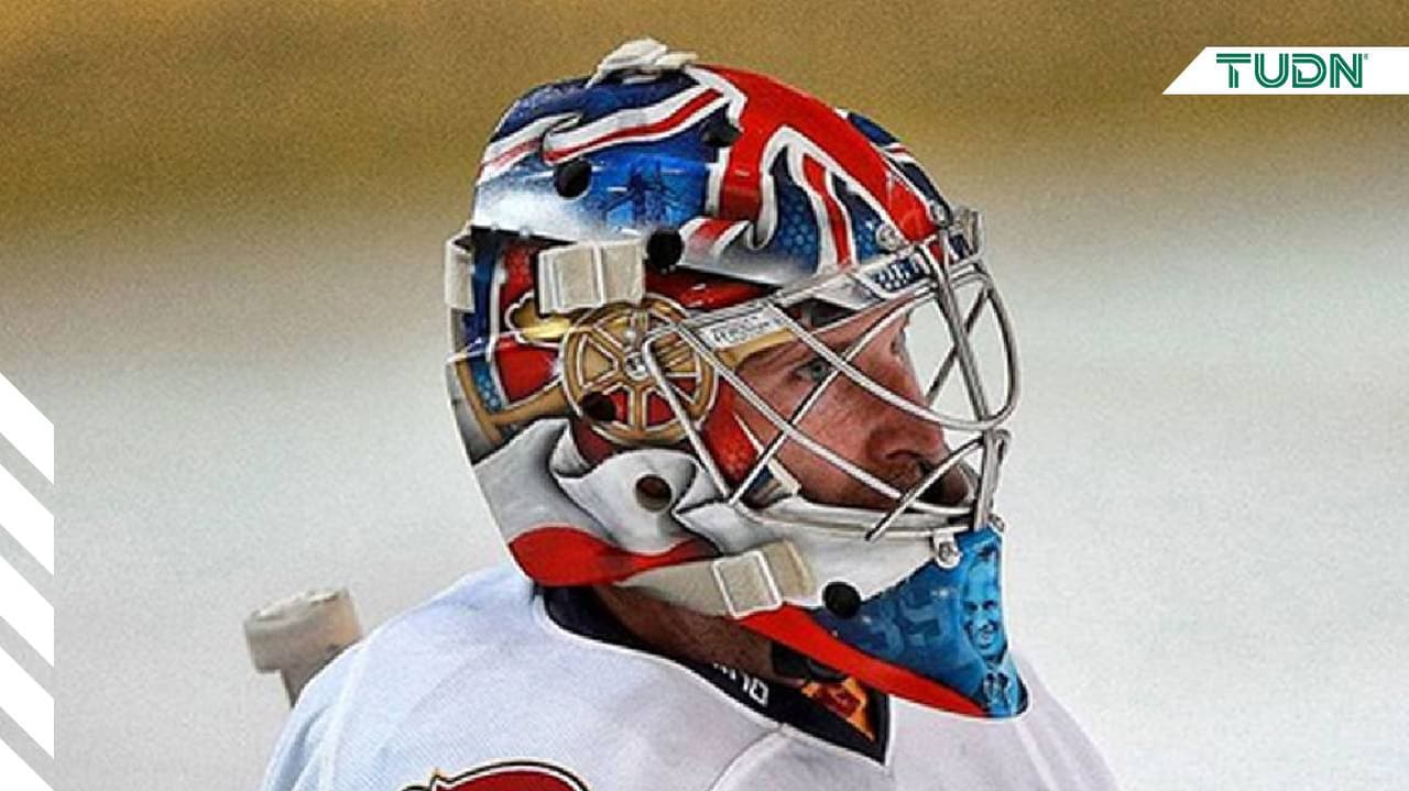 Gran debut de Petr Cech en hockey sobre hielo