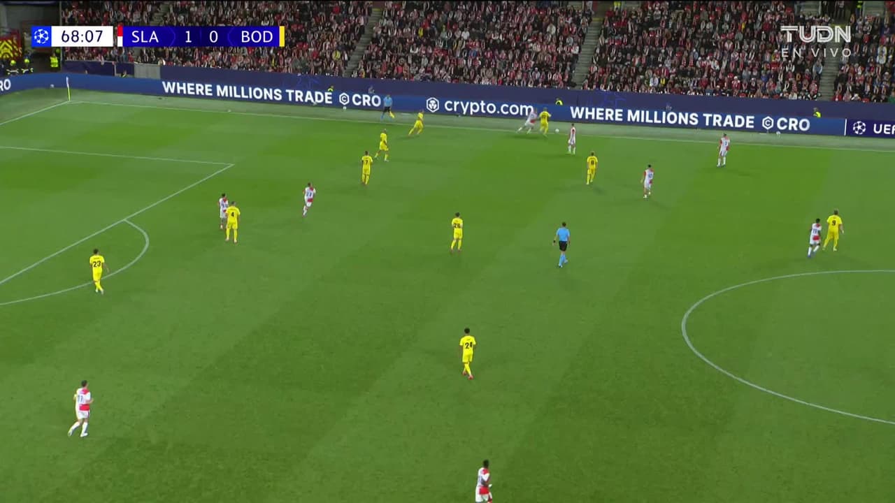 ¡TIRO ATAJADO! disparo por Vasil Kusej.