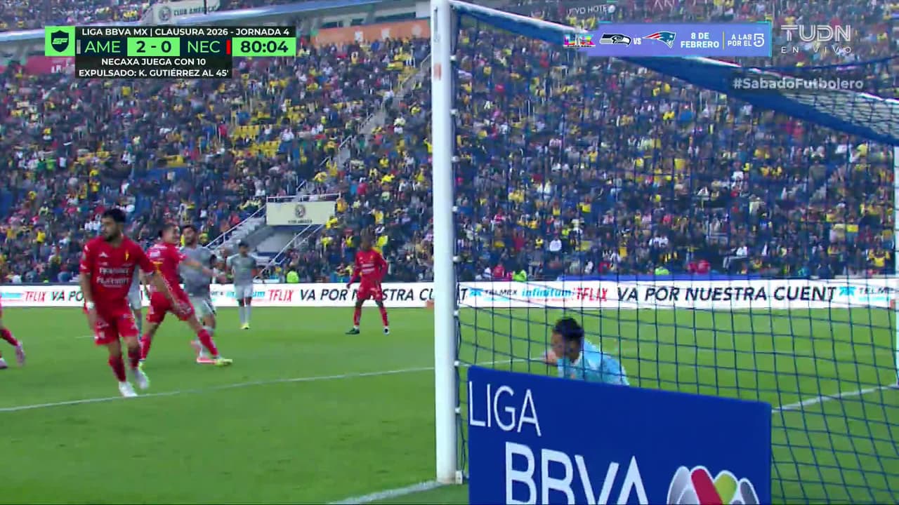 ¡TIRO ATAJADO! disparo por Henry Martín.