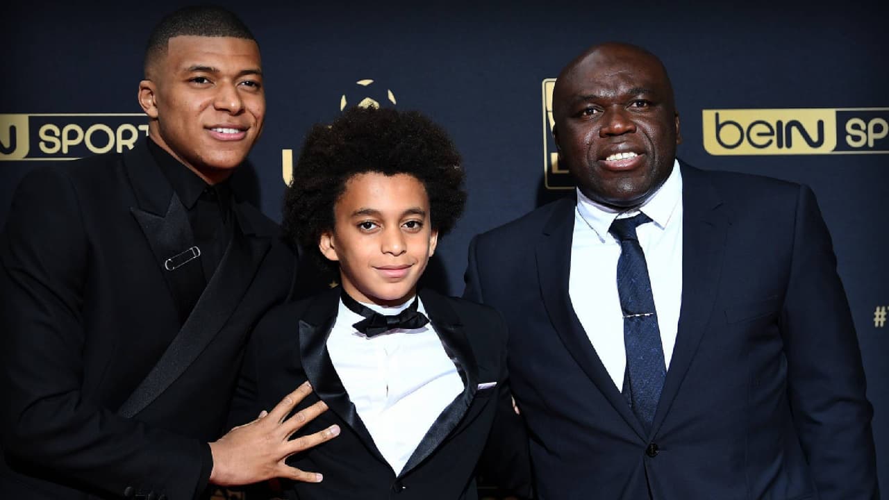 Revelan que familia de Mbappé está en Catar para definir su futuro