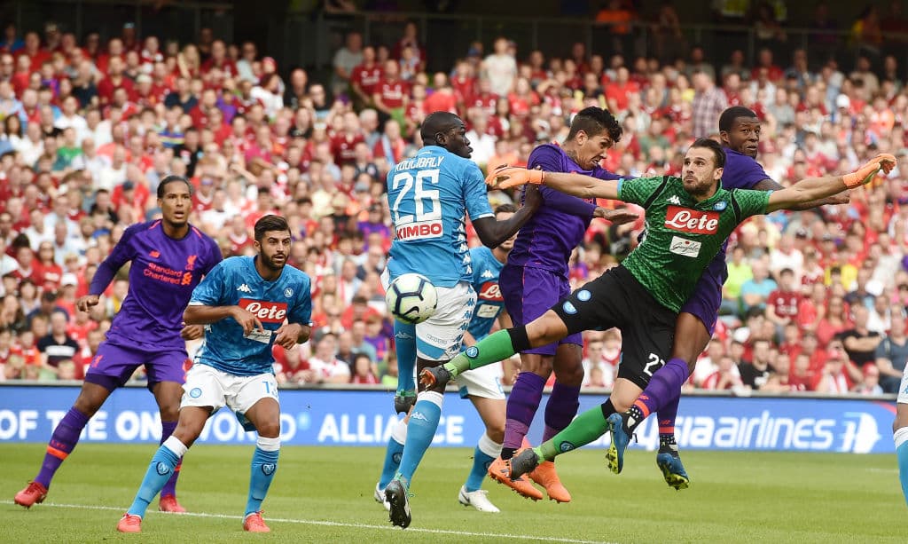 Eso ha planteado una pronta necesidad para Napoli por tener un arquero de garantías y con experiencia internacional para asumir esa responsabilidad.