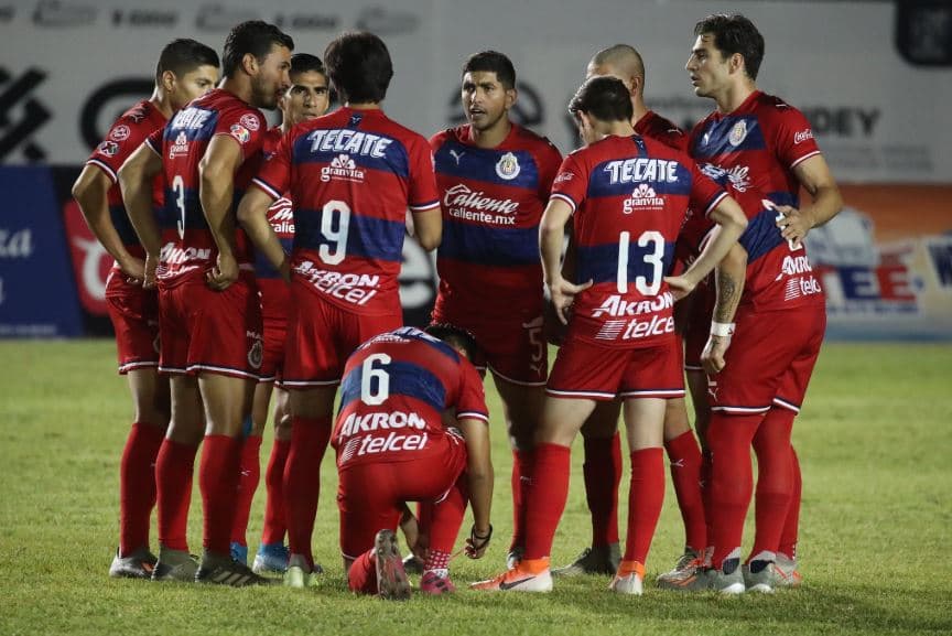 Las 'Súper Chivas' pierden a Lalo Torres por lesión