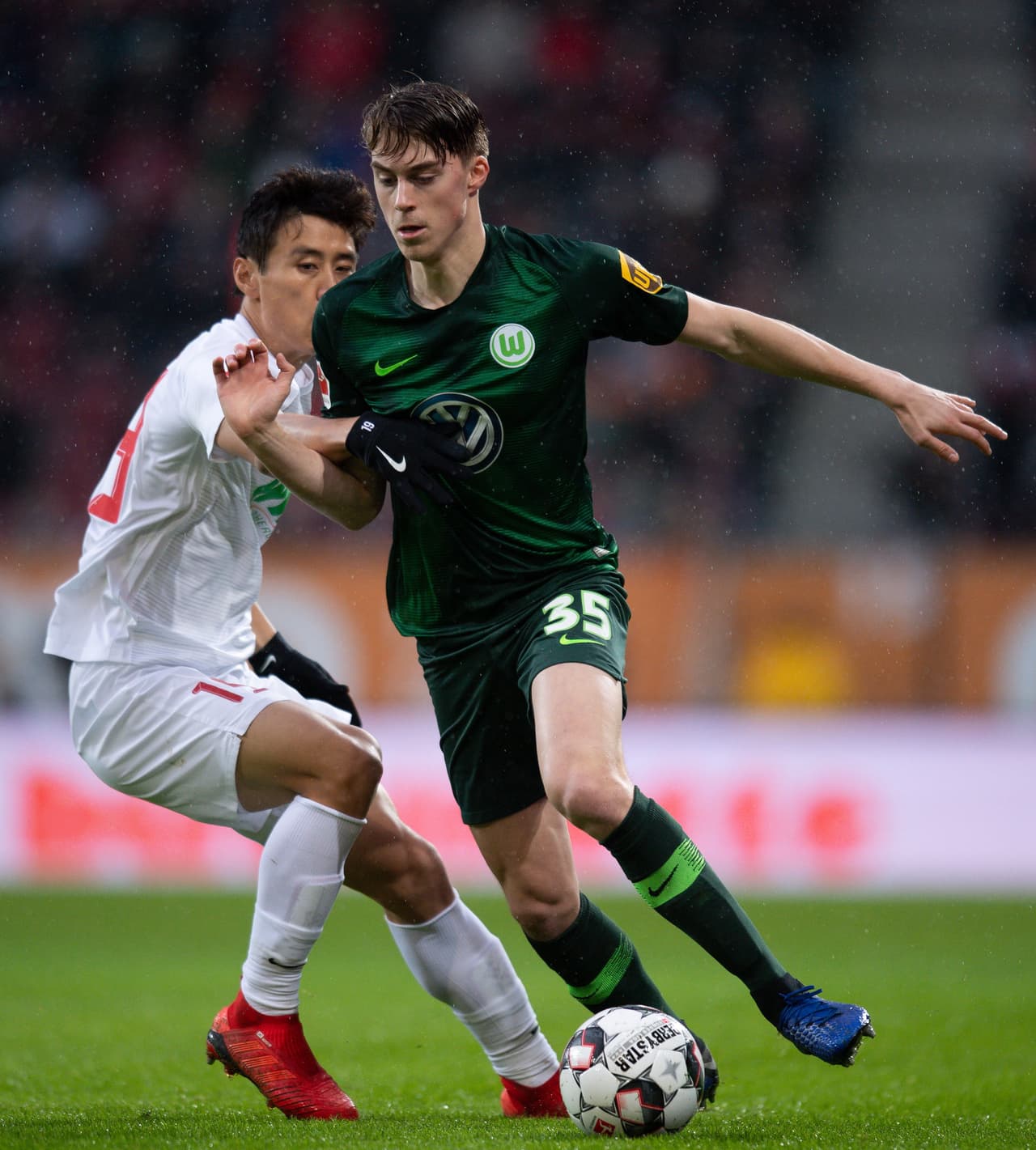 El primer tiempo mostró a un Wolfsburgo mucho más serio, con buen pie y yendo al ataque con facilidad.