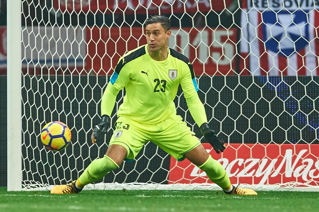 Martín Silva, del Vasco da Gama brasileño, es el segundo al mando en la portería. El otro guardameta convocado por la selección uruguaya es Martín Campaña, del Independiente de Argentina.