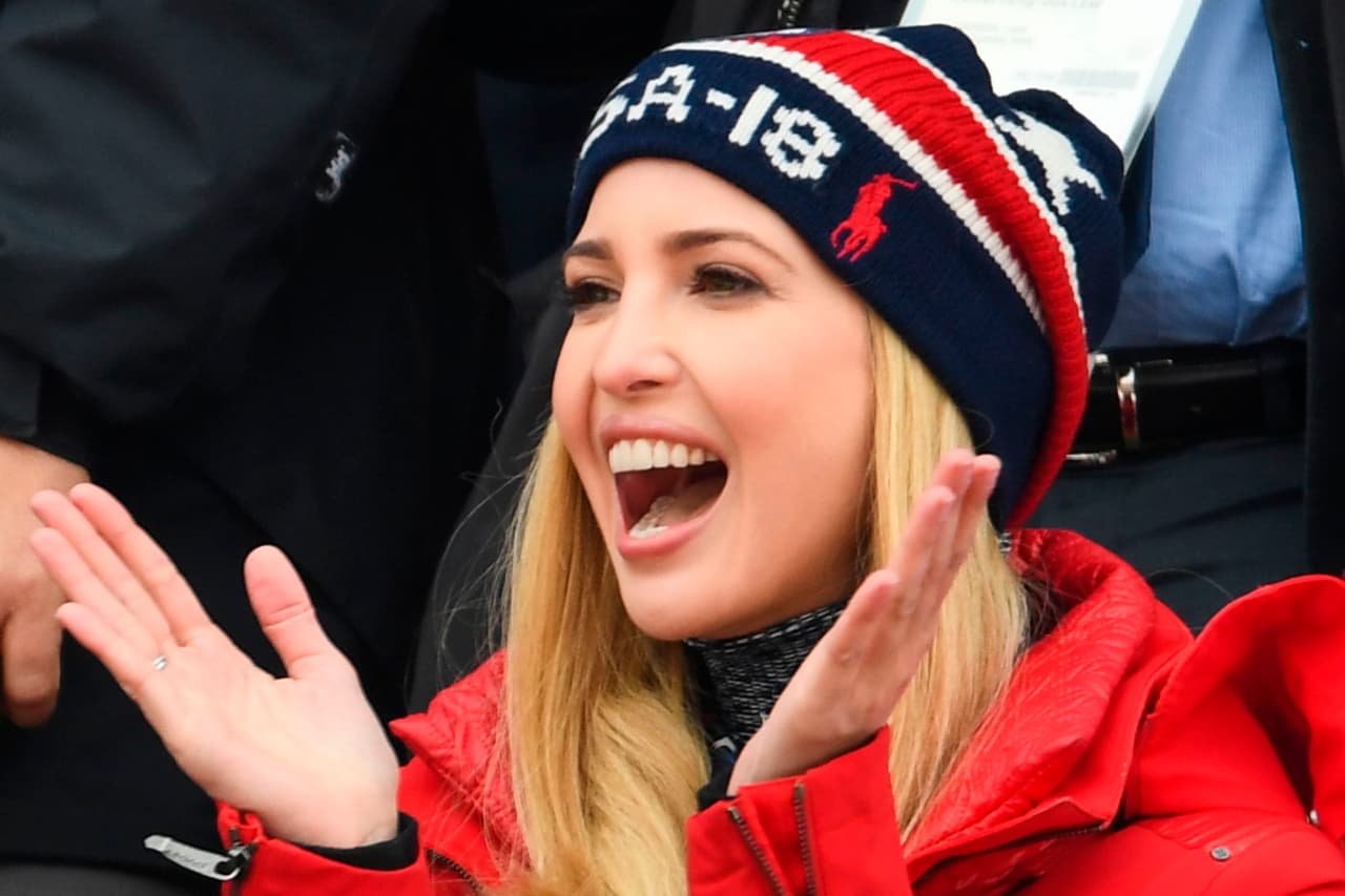 La hermosa Ivanka Trump, hija del presidente de Estados Unidos, Donald Trump, fue centro de atención en Pyeongchang 2018, donde brilló por su belleza y buen ánimo como espectadora y con los atletas.