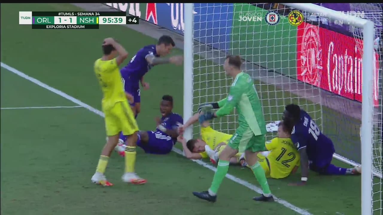 ¡De último minuto! Con polémica anulan el gol de Andrés Perea