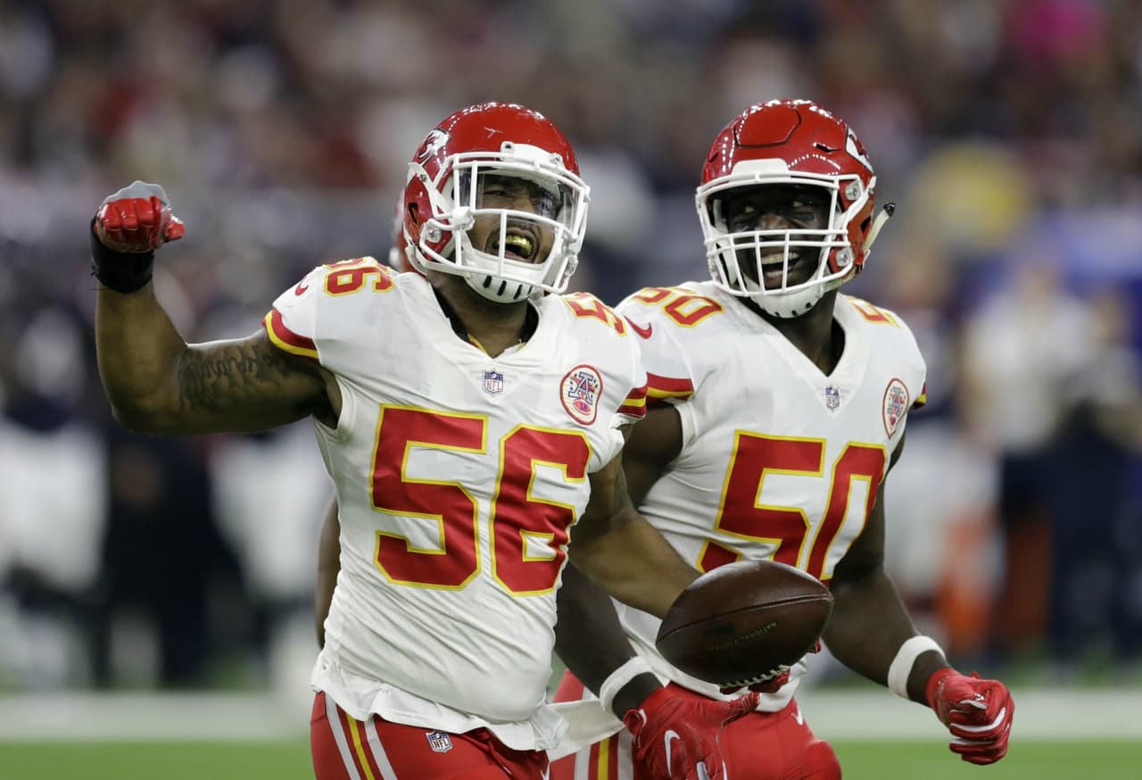 La defensa de los Chiefs maniató a los Texans en el primer medio, con lo que Kansas City se fue al descanso con ventaja de 23-7.