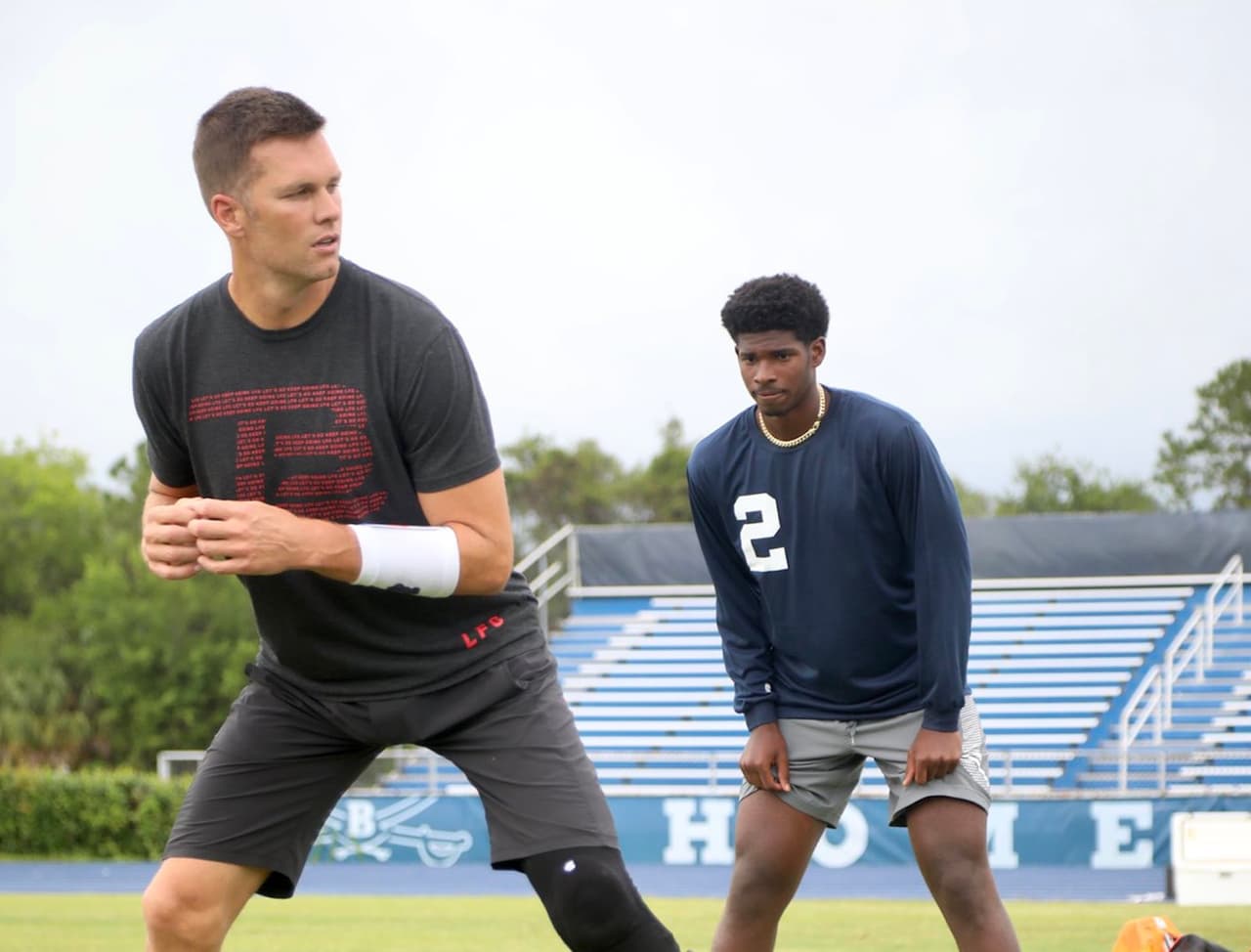 Tom Brady entrena al hijo de Deion Sanders en Tampa