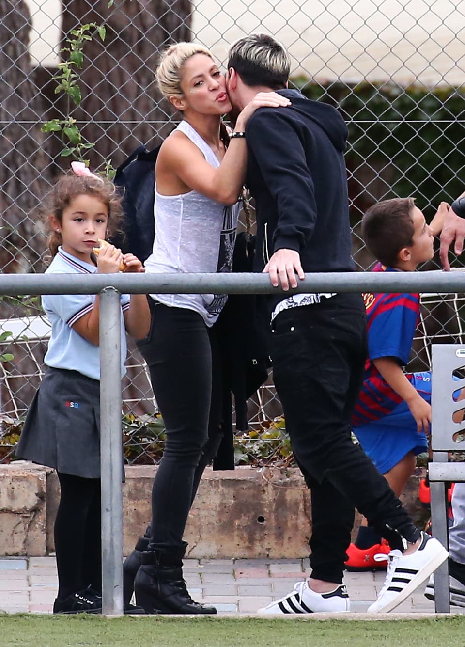 Un besito entre los sudamericanos.