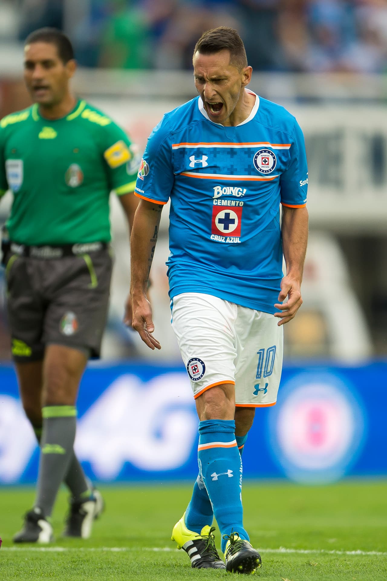 Christian Giménez es el otro de los elementos que Cruz Azul tiene como referente en el ataque, pero ya es un jugador que no aguanta los 90 minutos en el partido y eso llega a perjudicar al equipo.