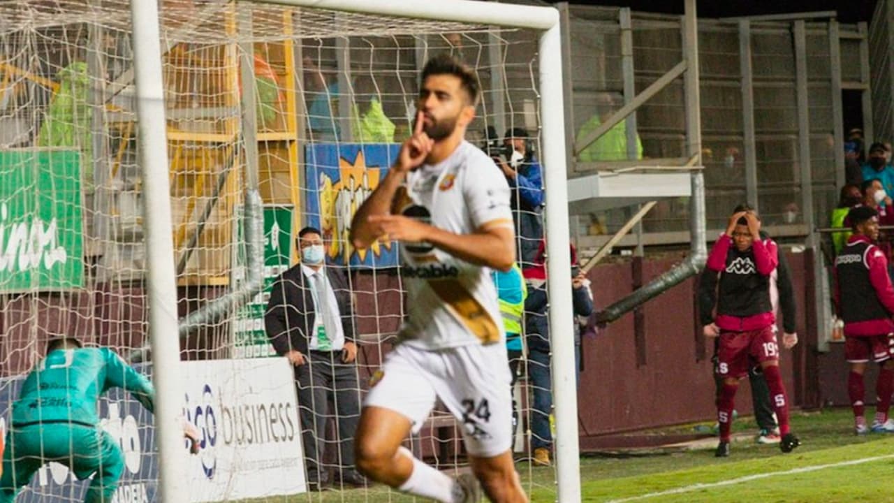 El mexicano Basulto brilla con gol en la Final con el Herediano de Costa Rica