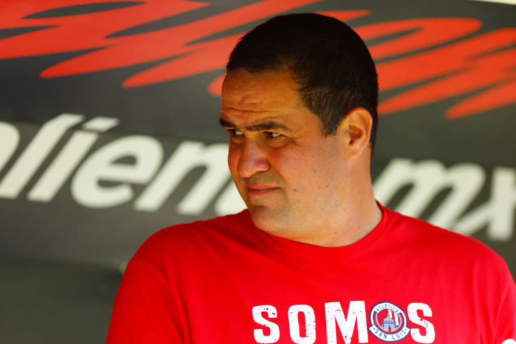 Rogelio Funes Mori, de penal, le dio el triunfo a Rayados sobre Atlético San Luis. El jugador nacionalizado mexicano marcó, a los 83 minutos, y le dio una sufrida victoria al Monterrey.