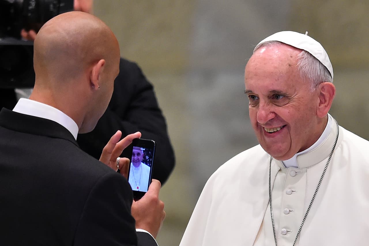 Conociendo su afecto al esférico, Italia y Argentina organizaron un encuentro en su honor en el 2013 y en el 2014 luego de que San Lorenzo ganara su primera Copa Libertadores, recibió al equipo completo en el Vaticano.