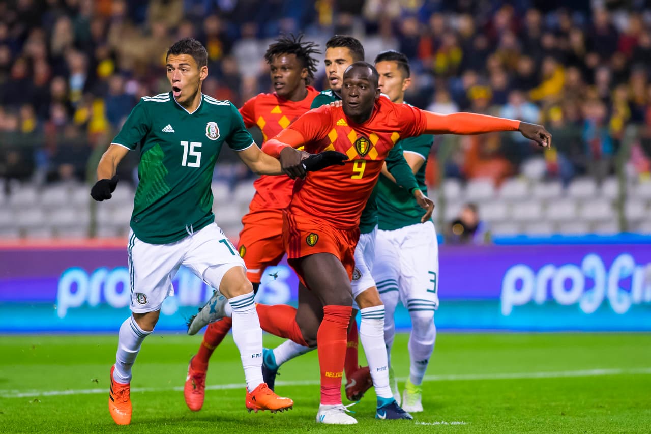 Héctor Moreno: Vaya que le está costando la suplencia en la Roma, Hazard y Lukaku lo exhibieron y se va con un 3.