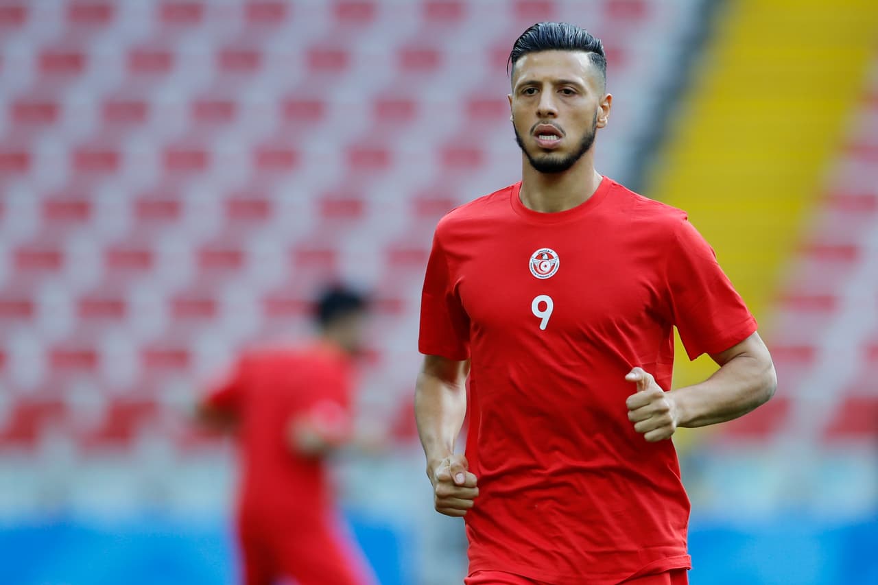 Anice Badri, quien milita en la liga tunecina, es un jugador que ha dejado buenas sensaciones y podría militar en alguna liga europea en el futuro, que por ahora son los pocos paliativos que tienen.