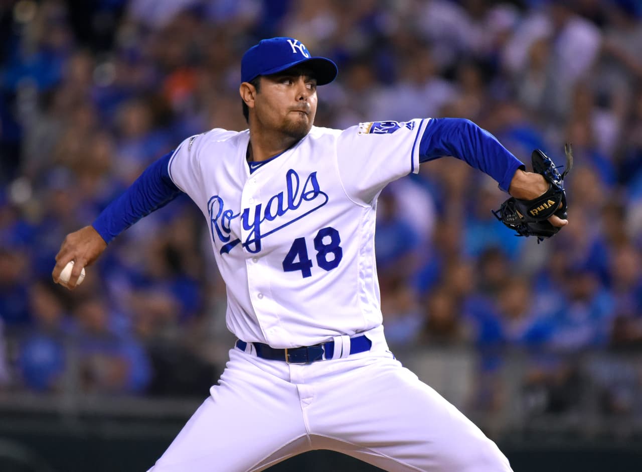KANSAS CITY, MO - SEPTEMBER 3: Joakim Soria #48 of the Kansas City Royals throws in the seventh inning against the Detroit Tigers at Kauffman Stadium on September 3, 2016 in Kansas City, Missouri. (Photo by Ed Zurga/Getty Images)