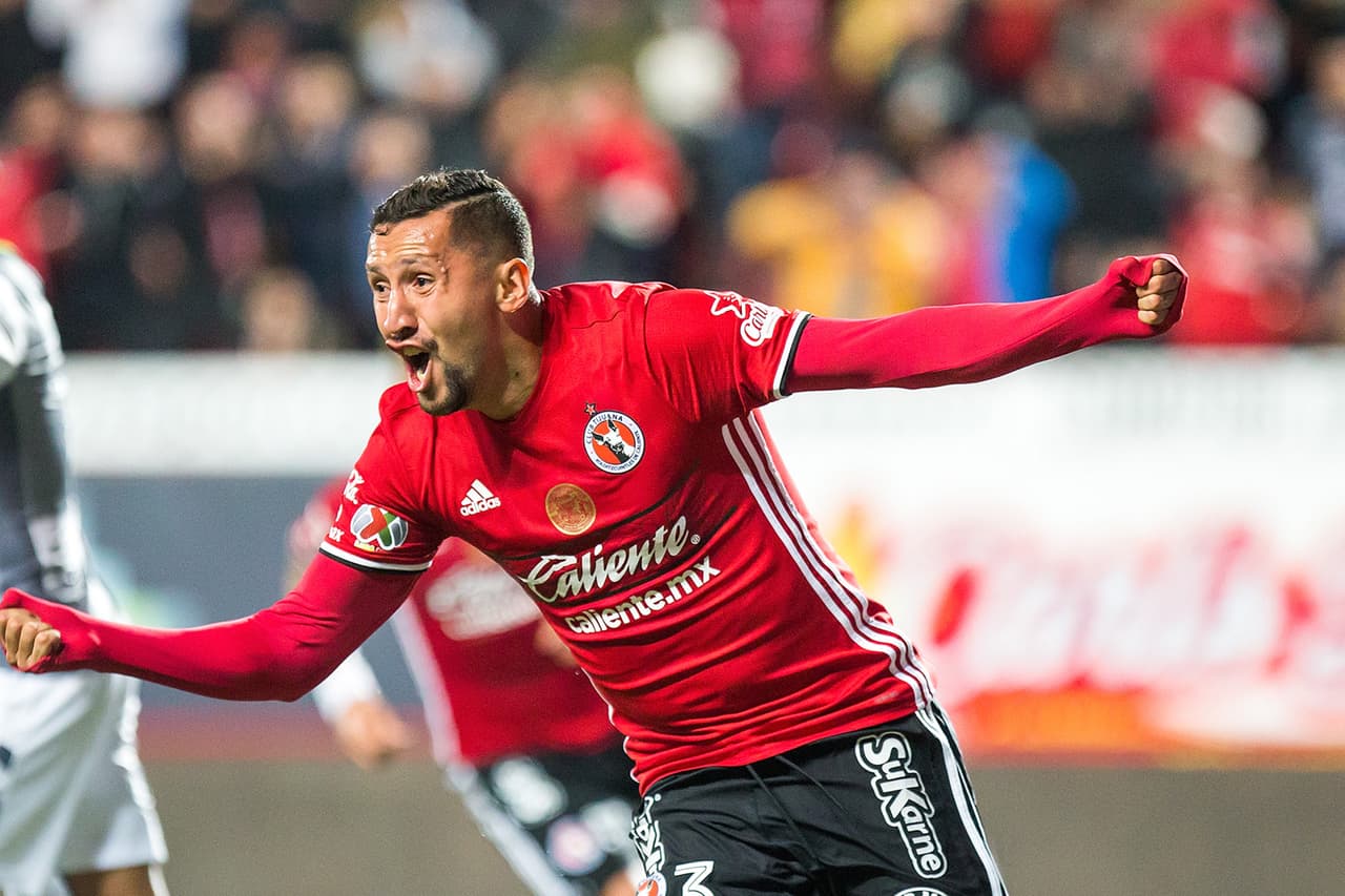 En el 2017 el defensa Yasser Corona recibió un golpe en la espalda por el que tuvo que salir en ambulancia del campo jugando para los Xolos de Tijuana. Tras un año de intentar volver a su mejor forma, decidió anunciar su retiro como profesional con 30 años.