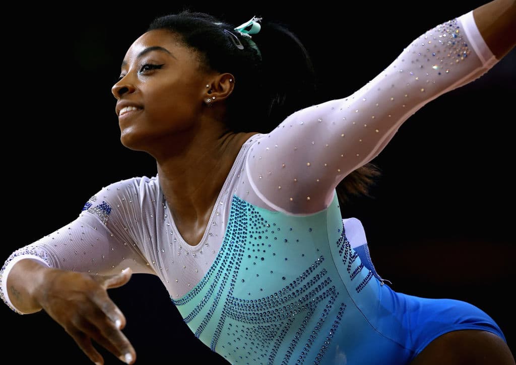 Su estilo la ha catapultado para romper en dos la historia de la gimnasia.