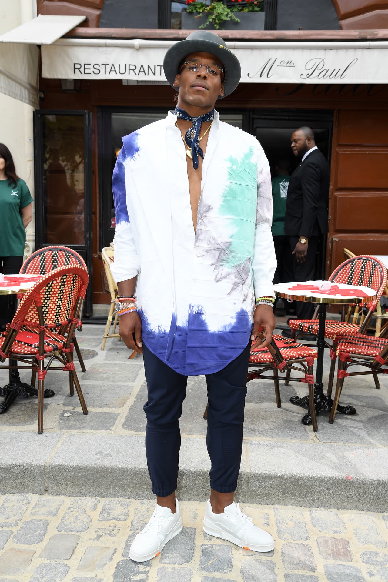 Acudió al evento de Louis Vuitton Menswear Spring Summer 2020 durante la Fashion Week en Paris y el QB así se veía.