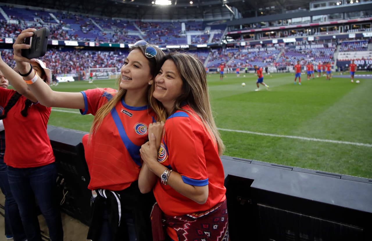 La belleza también hizo presencia en la casa de los New York Red Bulls. Ellas, representado a los 'ticos'.