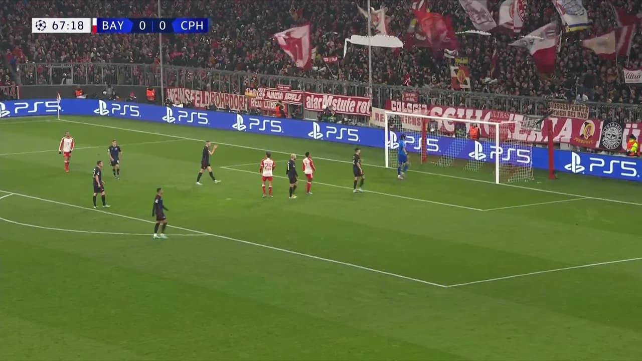 ¡TIRO ATAJADO! disparo por Harry Kane.