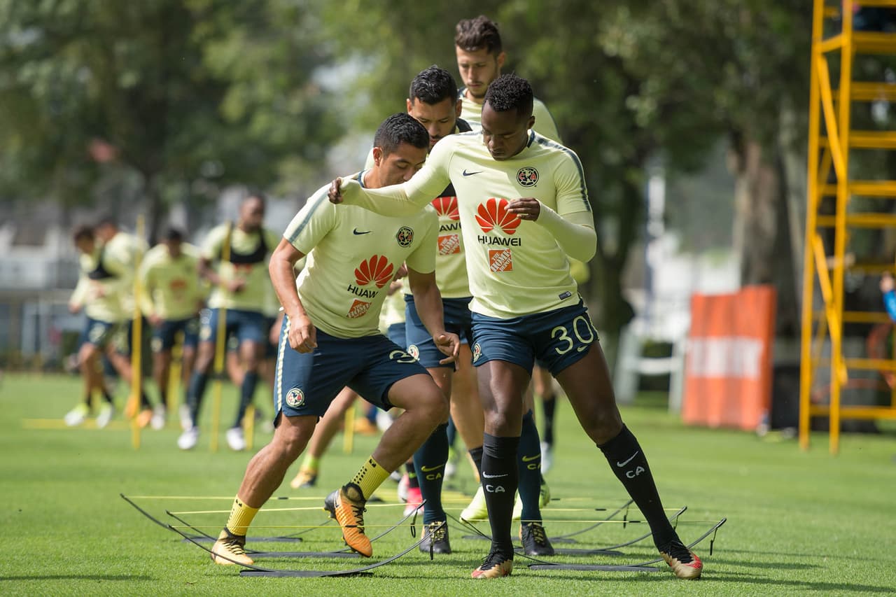 América quiere empezar a enterrar a un Chivas que todavía no despega con claridad en el torneo.